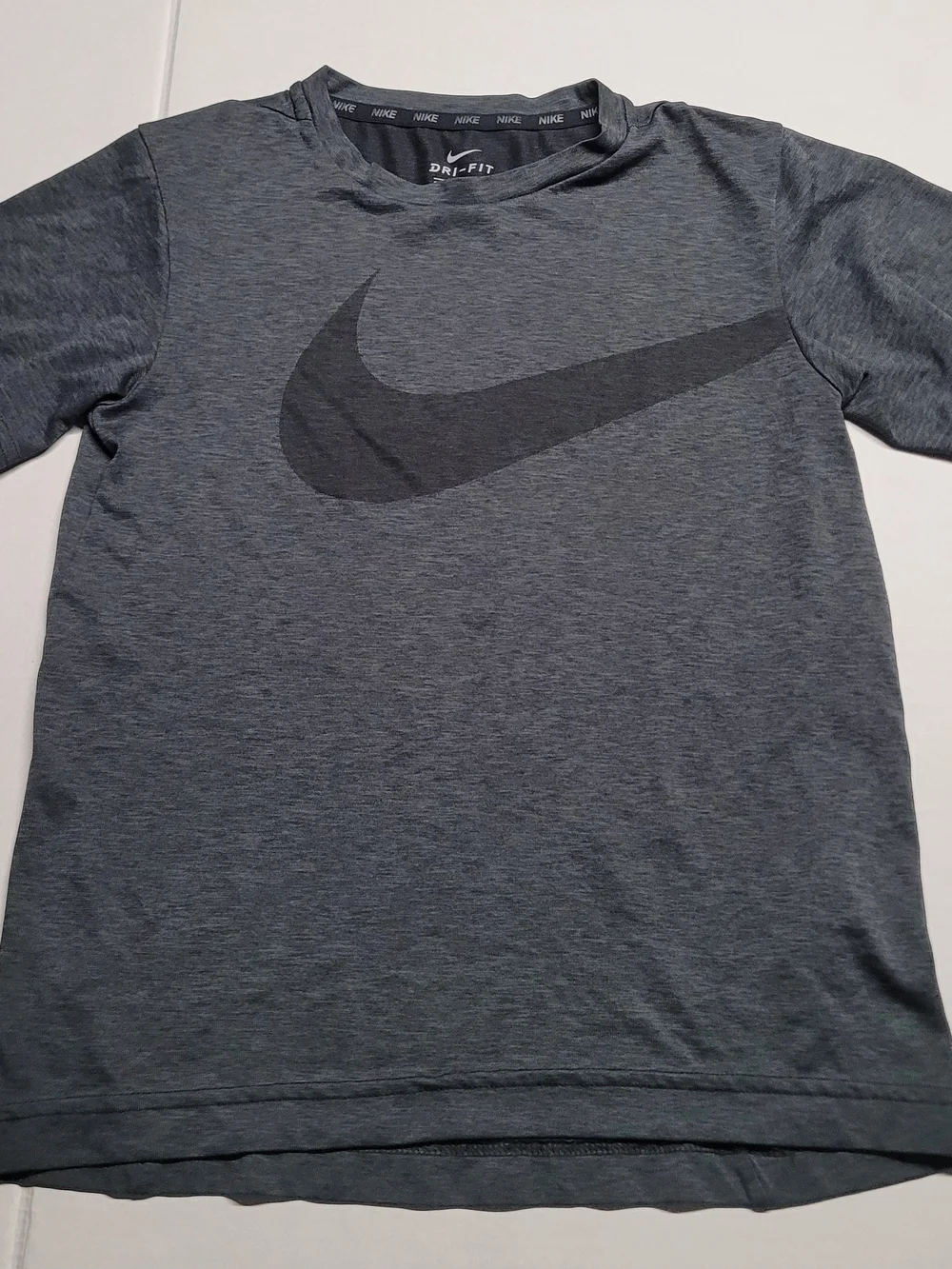 Nike boy’s set size medium
